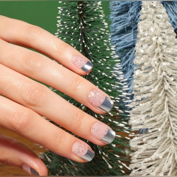 2 Dashing Diva Glaze Holiday Christmas Nail Strips- Silver Bells Yuletide Magic - Picture 10 of 11